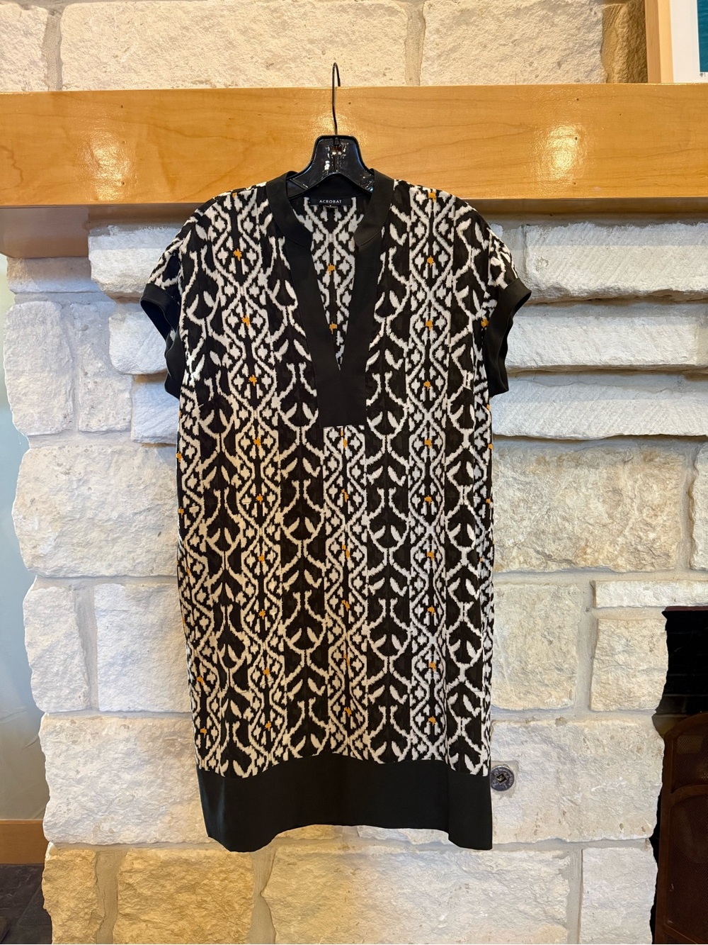 Acrobat Black and Cream Patterned V-Neck Tunic Dress, Small
